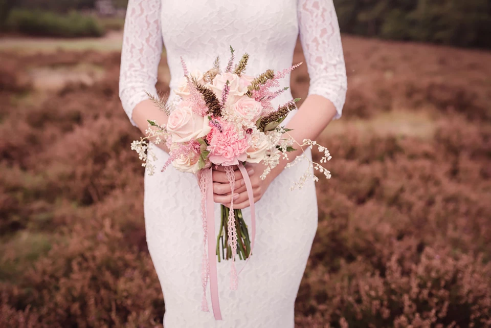 Styled shoot: roze vintage thema op je bruiloft