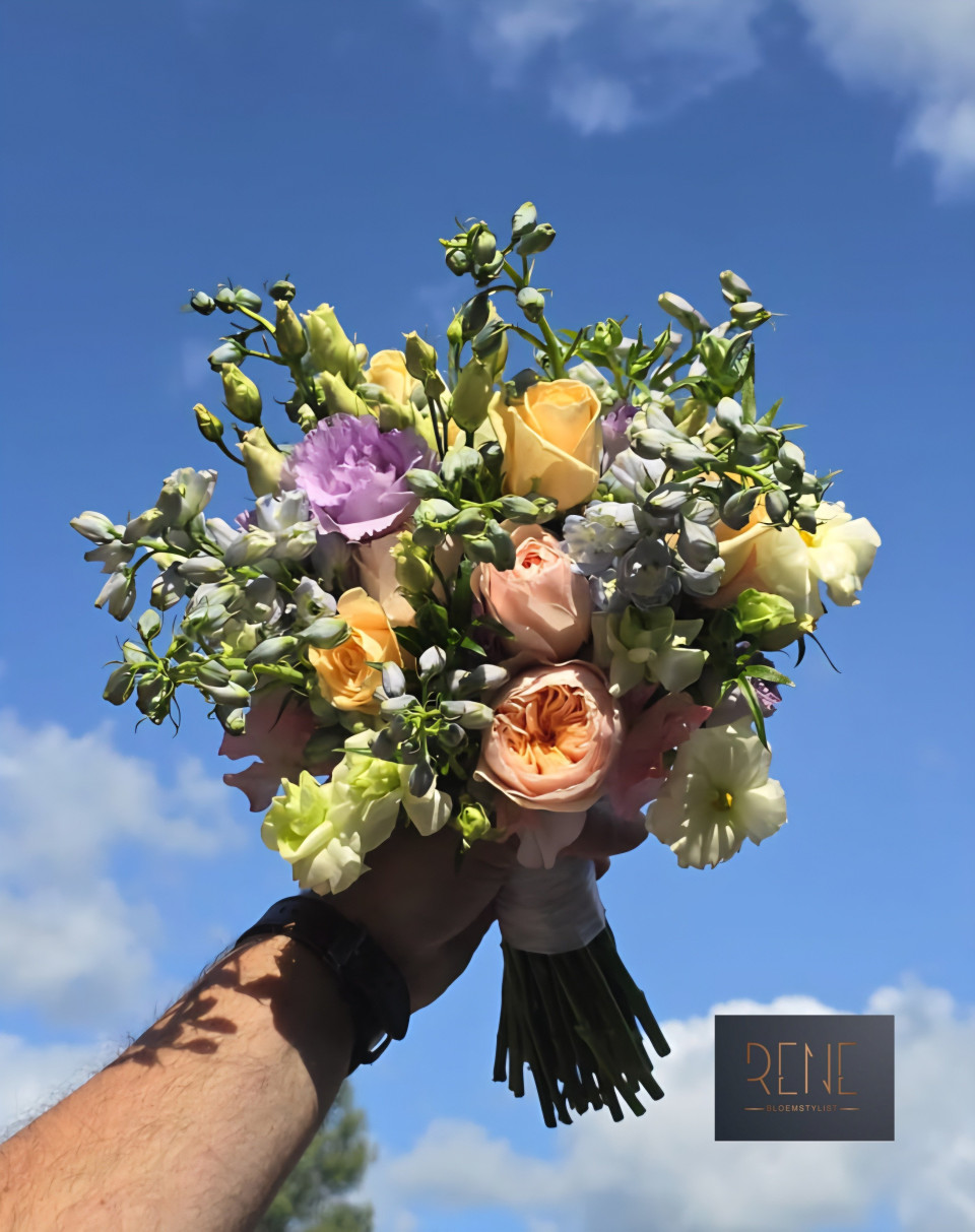 Bruidsboeket van Bloemstylist René impressie 4