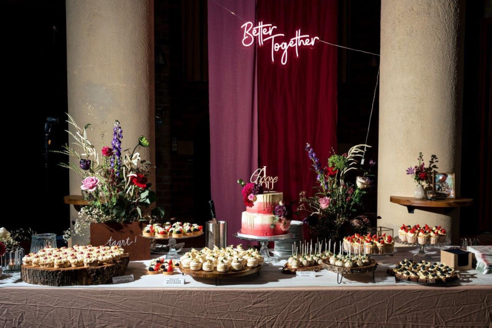Bruidstaart van Plonie&#039;s Patisserie details