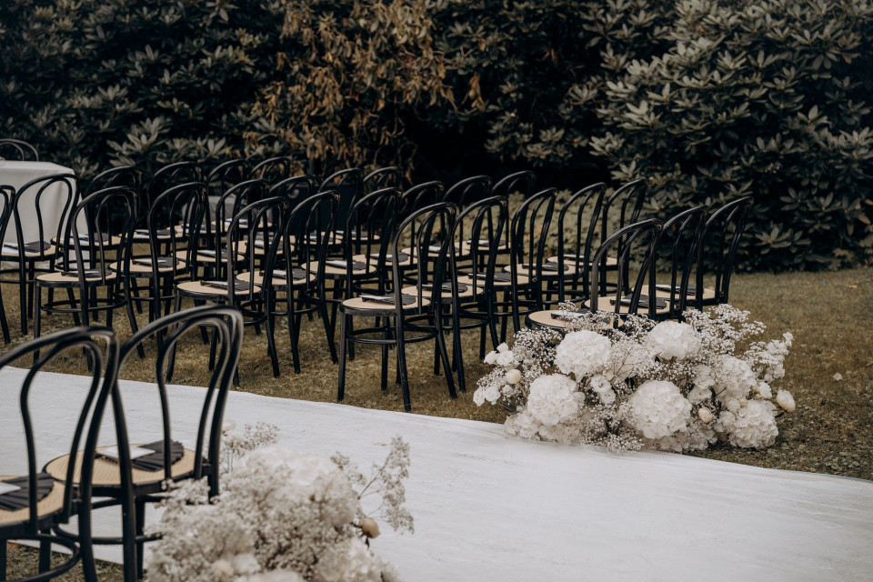 Wedding Plus-One Etiquette: Who Gets One, How to Communicate It, and How to Handle Requests