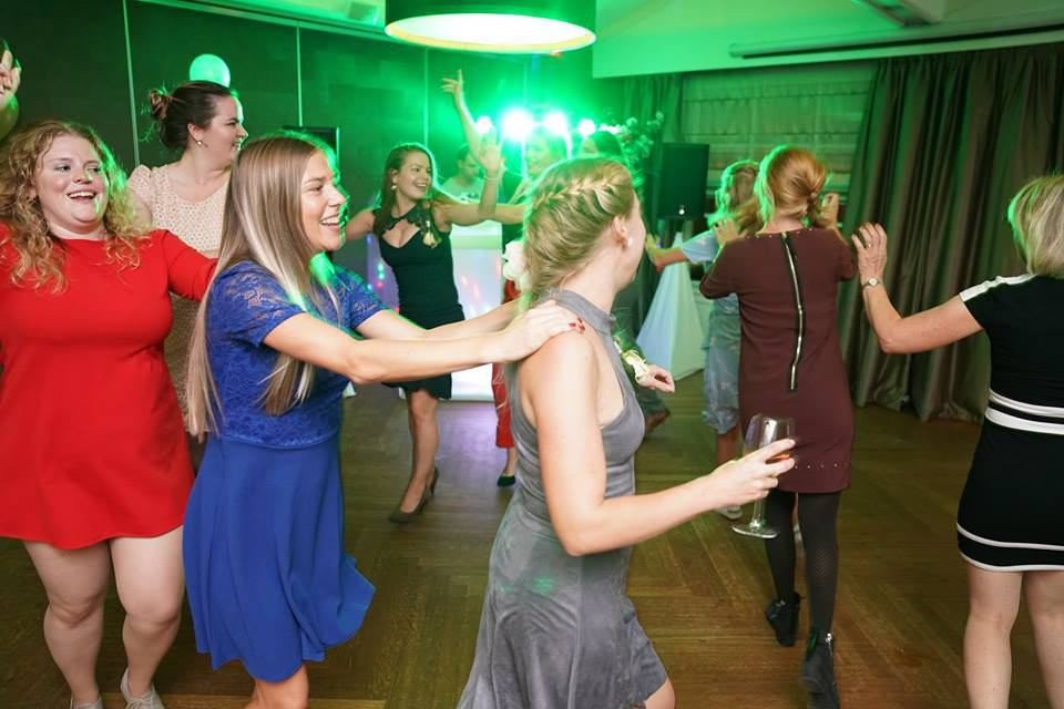 Muziek boeken bij Sfeer &amp; Sound DJ Service
