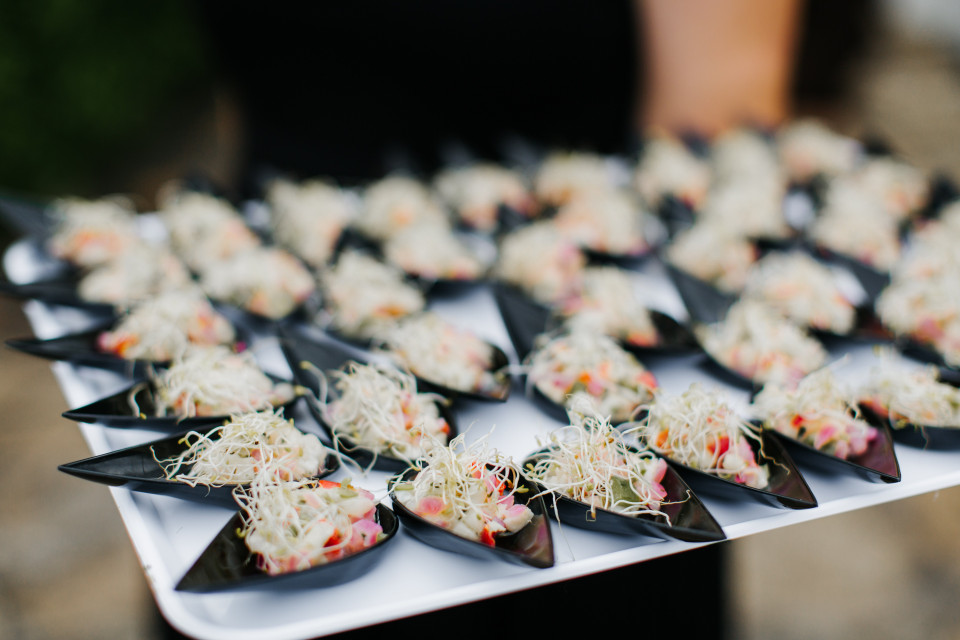 Catering hapjes in een mossel geserveerd