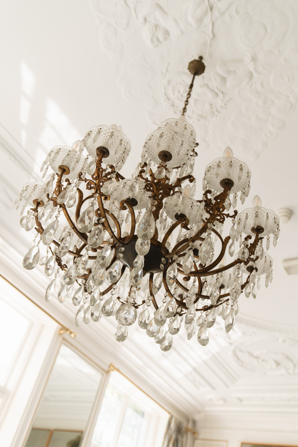 Winter Wedding Ideas: Cold Weather Tips for a Cozy, Magical Celebration