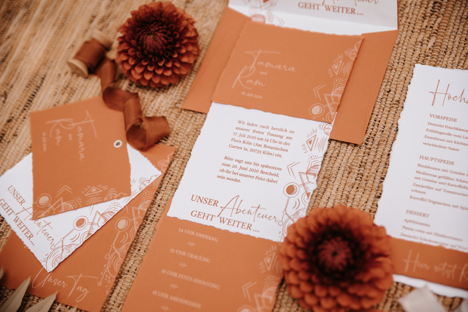 Rustikale Hochzeitskarten in Orange