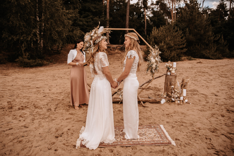 Traubogen für eine Hochzeit im Freien