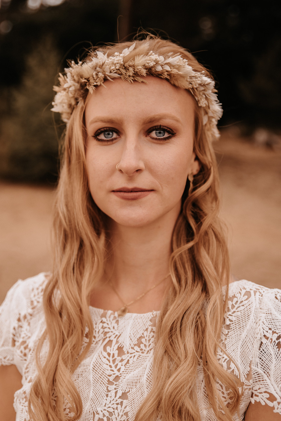 Boho-Brautfrisur mit Kranz