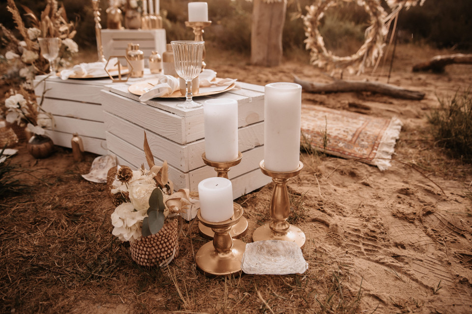 Deko im Bohemian Look für eine Hochzeit im Freien