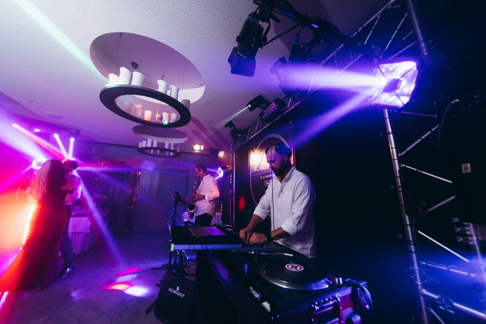 Muziek van The Two Men Group - DJ & SAXOPHONE LIVE impressie 2