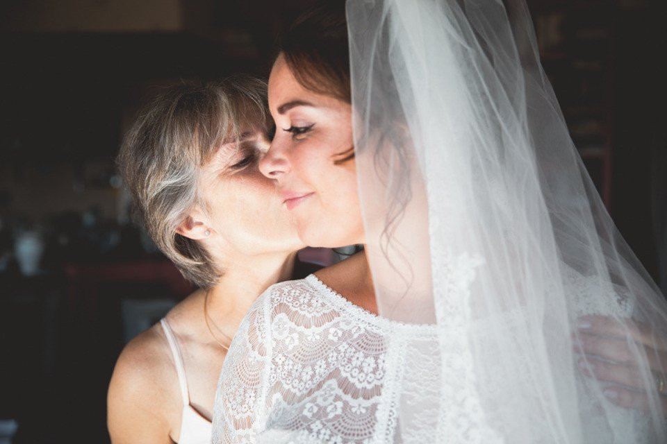 Schleier mit Spitze zum Brautkleid