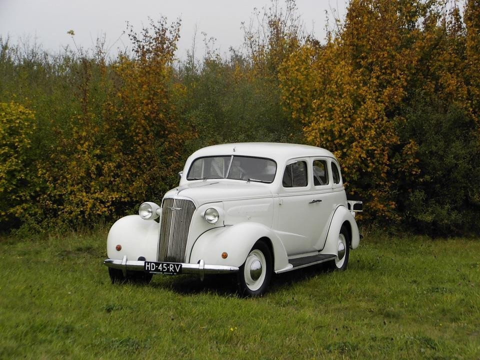 1940 dodge deluxe sedan