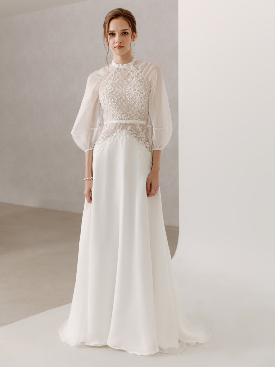 Trouwjurk van White Cherry Hamburg - Moderne und minimalistische Brautkleider impressie 2