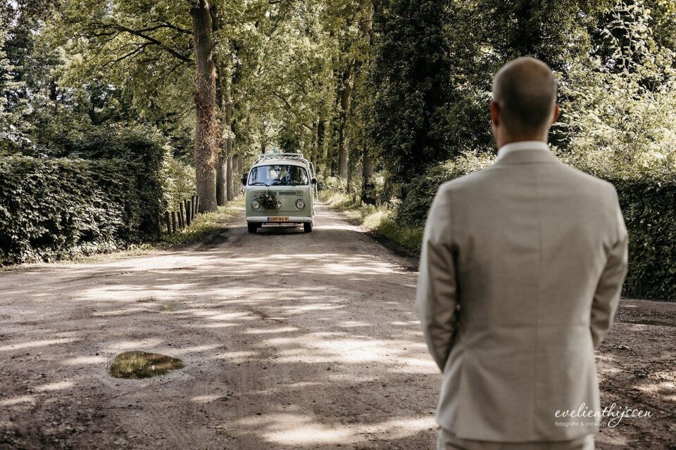Trouwauto van Meester Baard overzicht