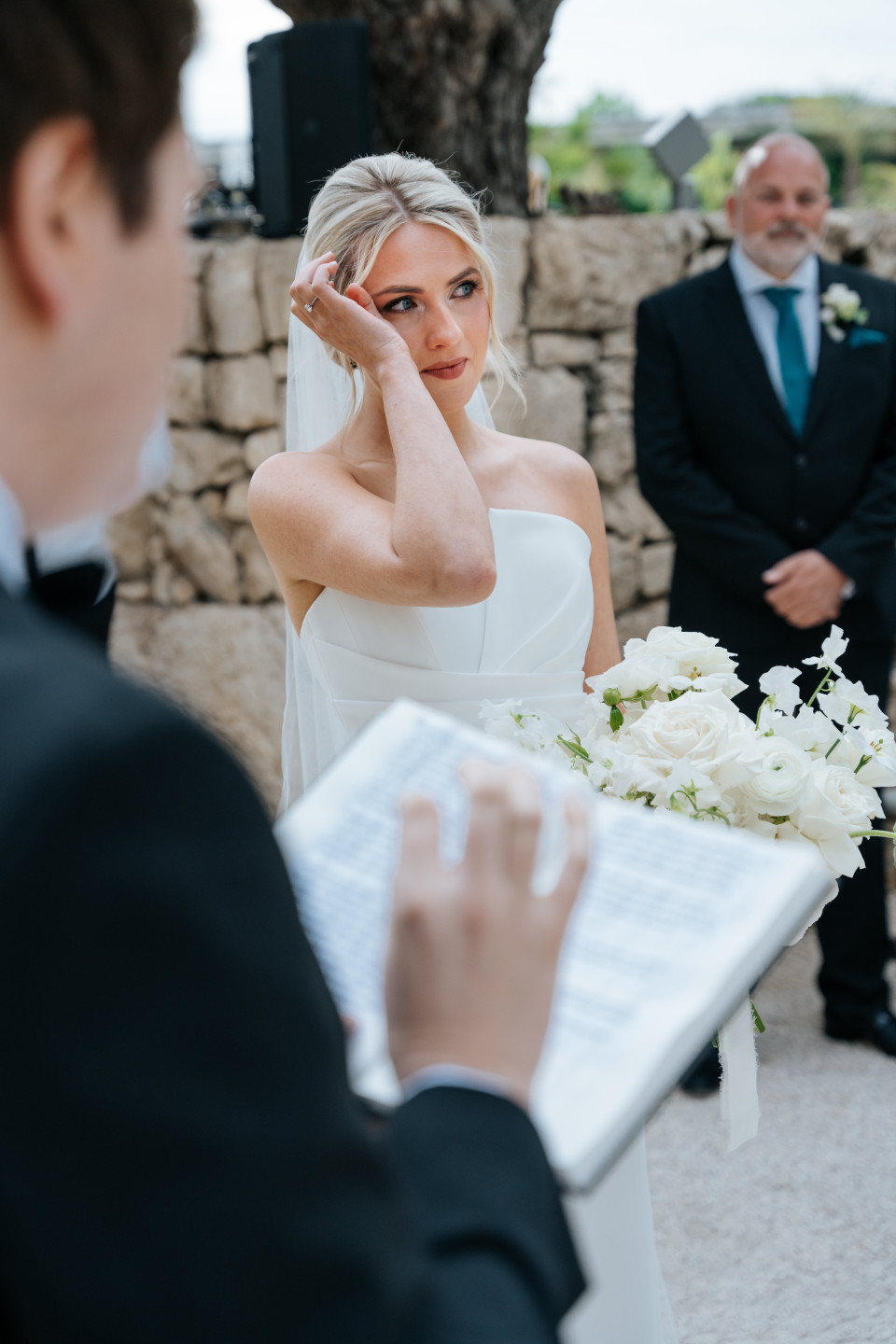 How to Write a Love Letter to Your Partner on Your Wedding Day: A Guide for Every Emotion