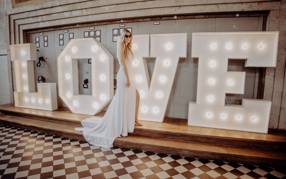 Trouwjurk van Traumfabrik Bridal Store overzicht