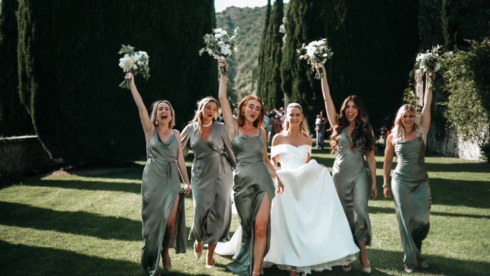 ¡Fui elegida como madrina! … ¿Y ahora qué hago con el vestido de madrina de boda?