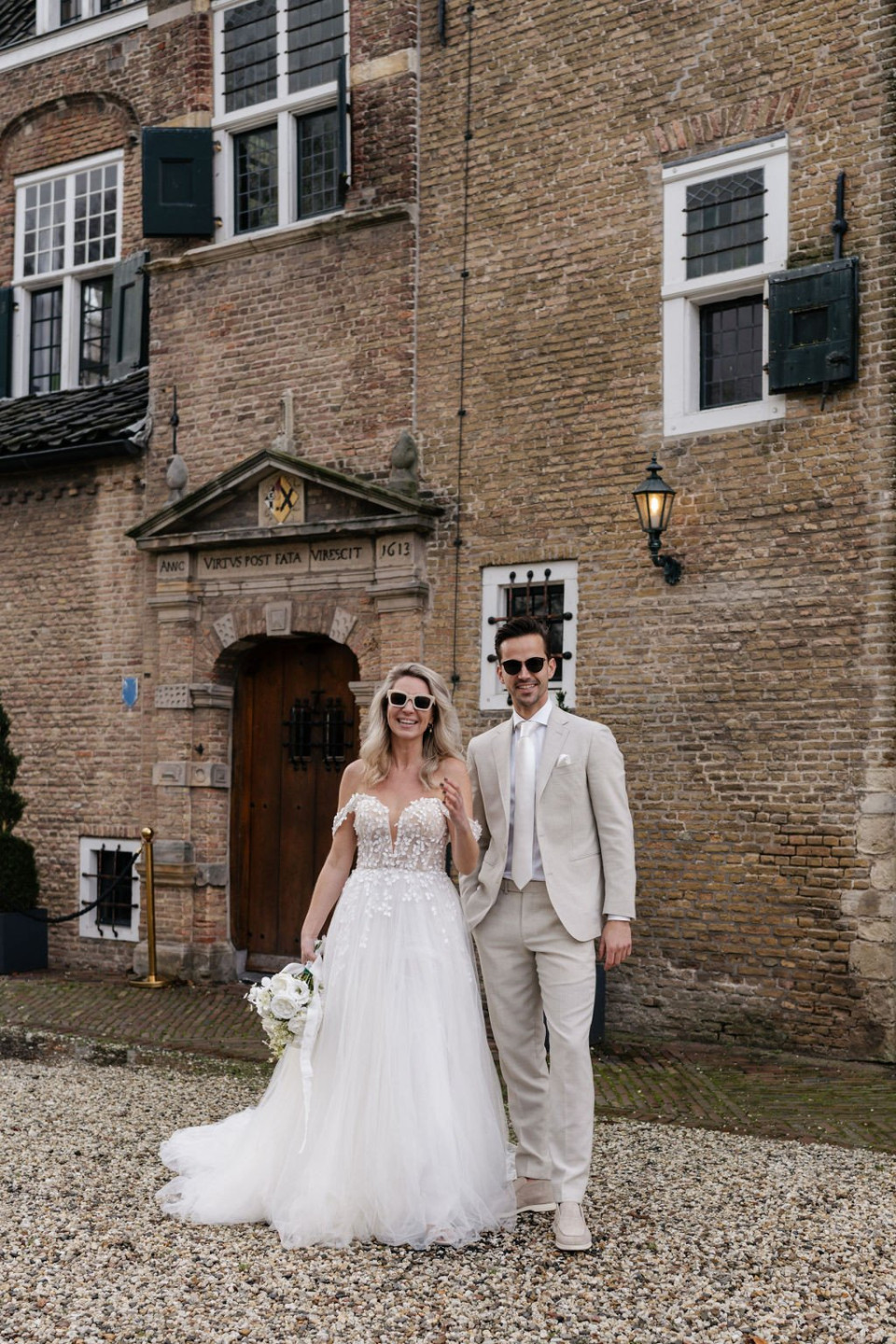 Trouwjurk passen bij Ministry of Dresses