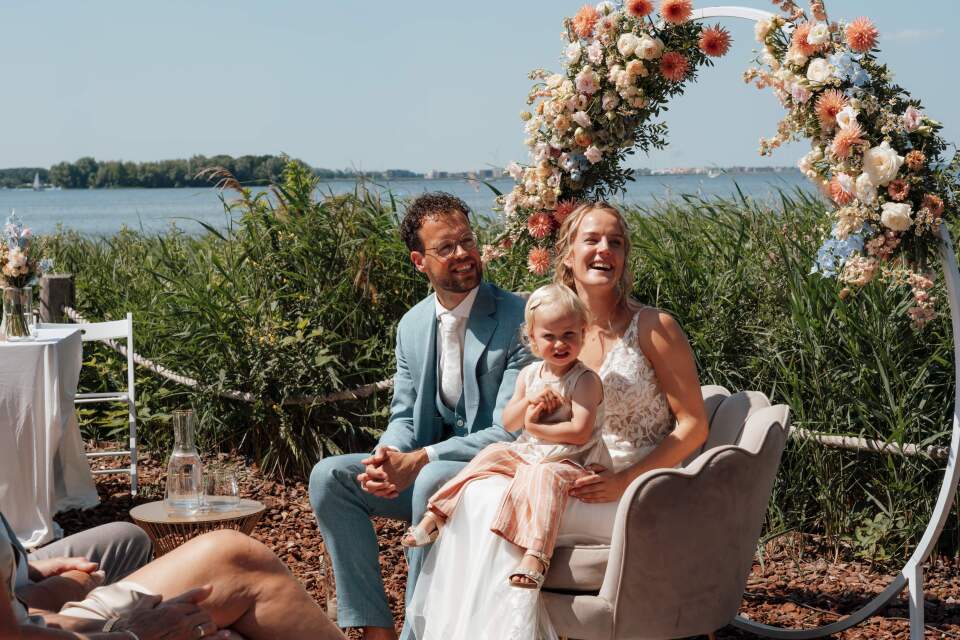 Beachclub wedding in pastel