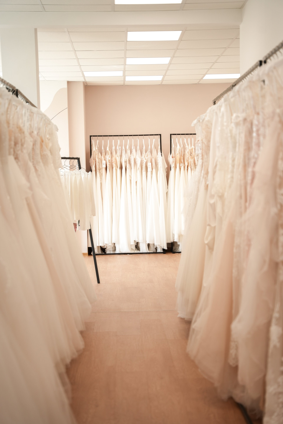 Trouwjurk passen bij Ivory &amp; Blush - Brautmode Aalen