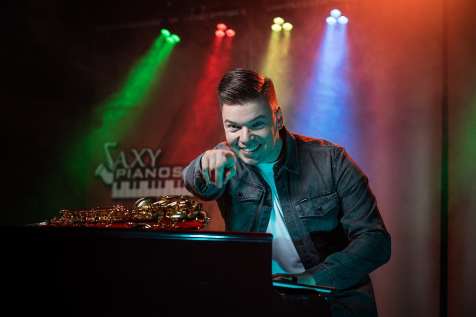 Muziek van Saxypianoshow impressie 3