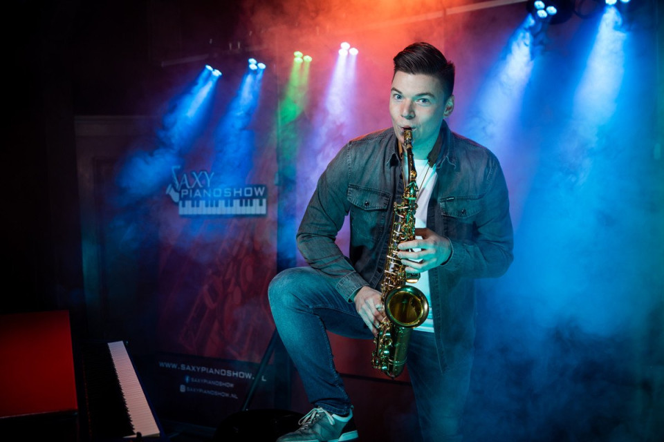 Muziek van Saxypianoshow impressie 3