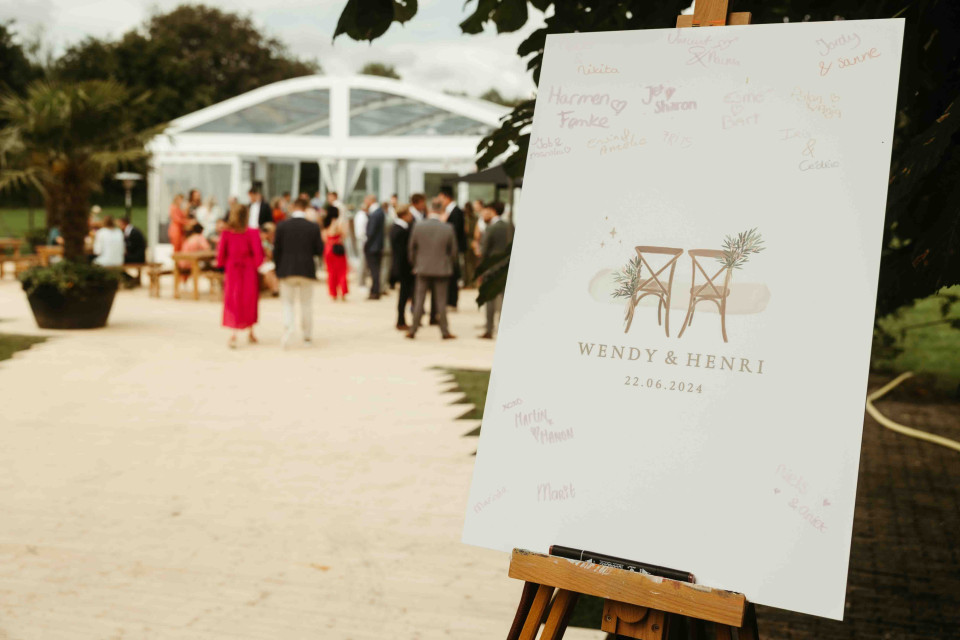 Wedding Welcome Sign and Table Ideas