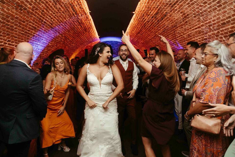 Muziek van base-events impressie