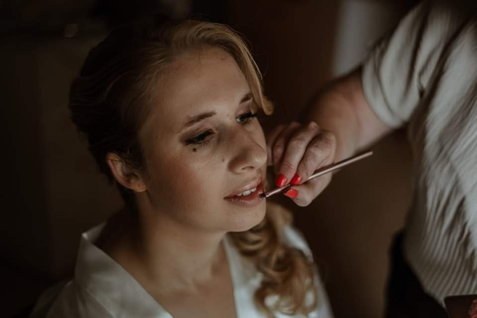 Bruidskapsel door Monique Otterspoor Visagie &amp; Hairstyling details