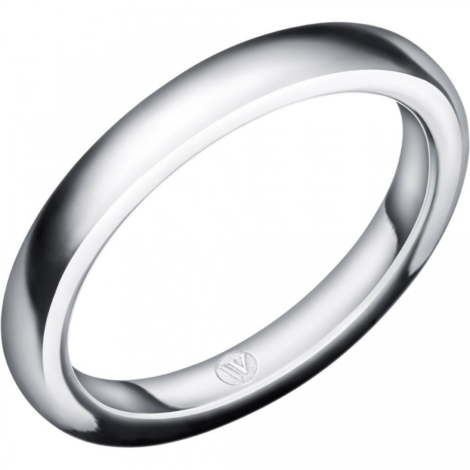 een trouwring met een gepolijste afwerking