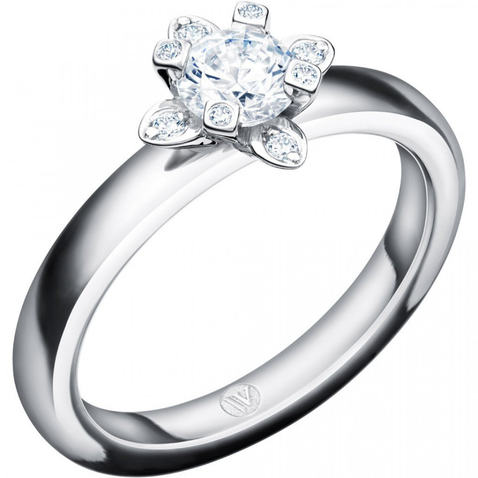 een diamanten bloem verlovingsring