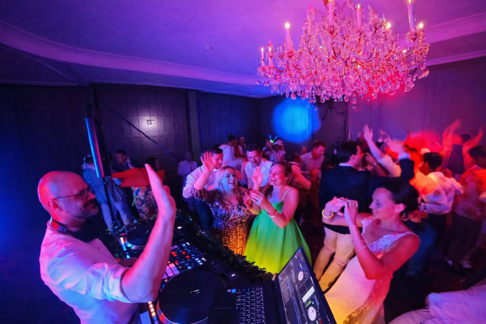 De Feestinjectie by Serumsounds