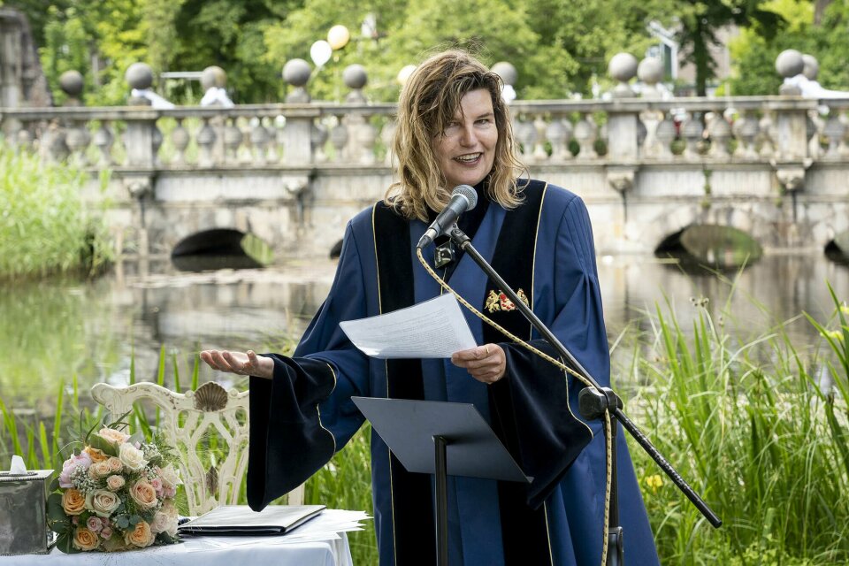 Trouwambtenaar Trouwambtenaar voor de mooiste dag Lucinda Kuik-van den Bos impressie 3