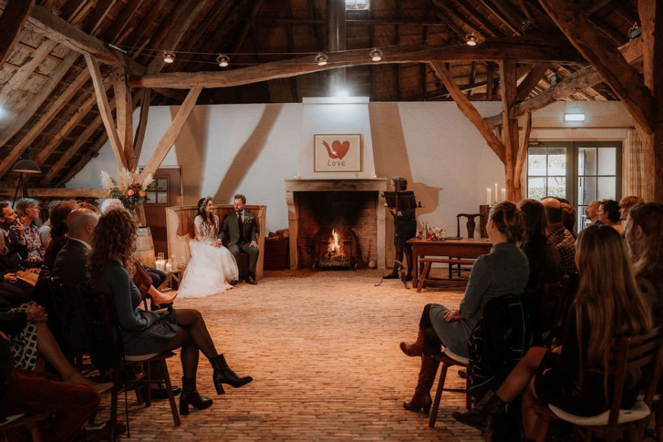 Trouwambtenaar Myrian trouwt overzicht