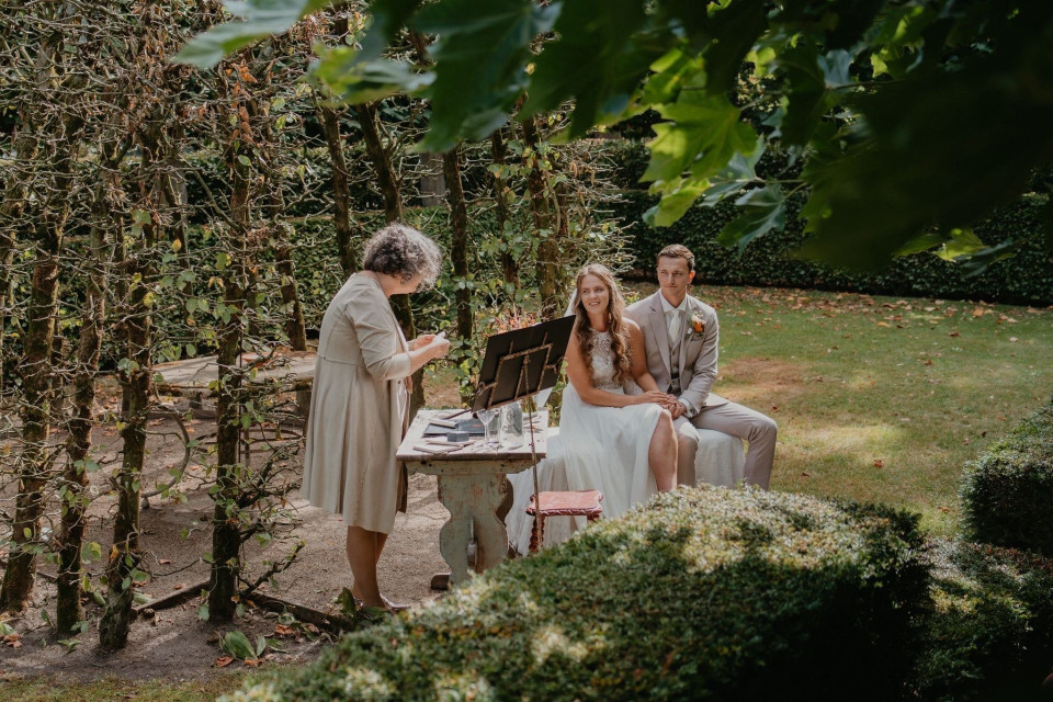 Trouwambtenaar Myrian trouwt overzicht