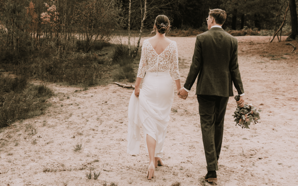 Trouwjurk passen bij Elements bridal by Marian