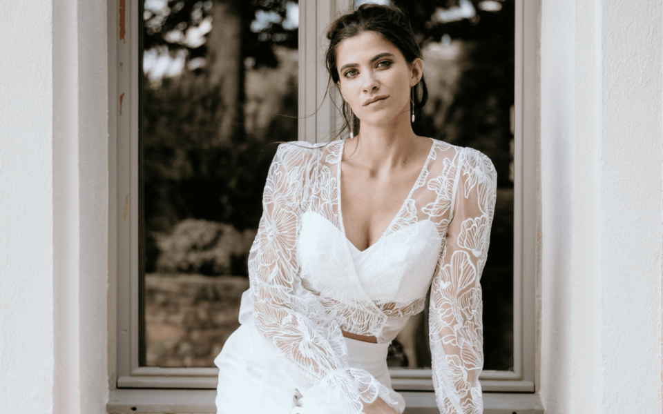 Trouwjurk passen bij Elements bridal by Marian