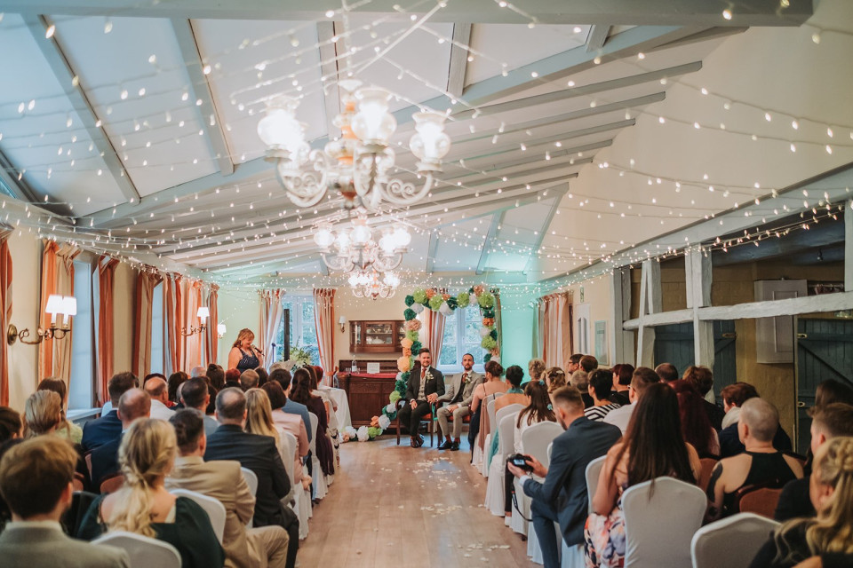 Trouwambtenaar Internationale Hochzeitsrednerin & Sängerin Anne Live! impressie 2