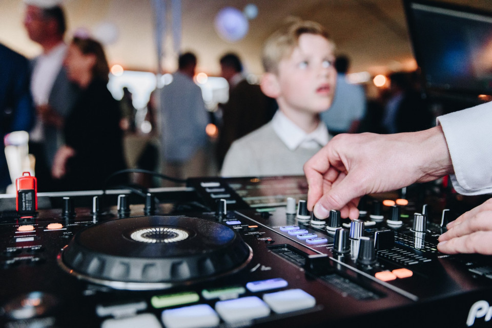 Muziek boeken bij The Galaxy Drive In Show