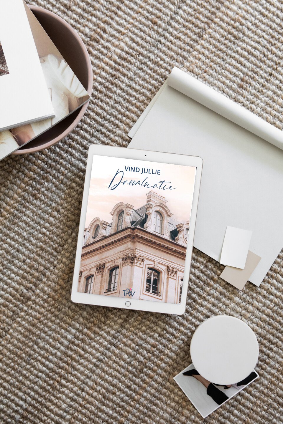 een digitale kopie van het boek op tafel