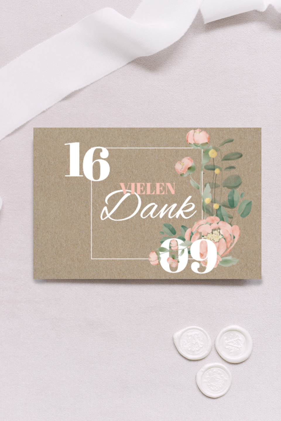 Kraftpapier Danksagungskarte im zarten Look mit Blumenbouque in rosé