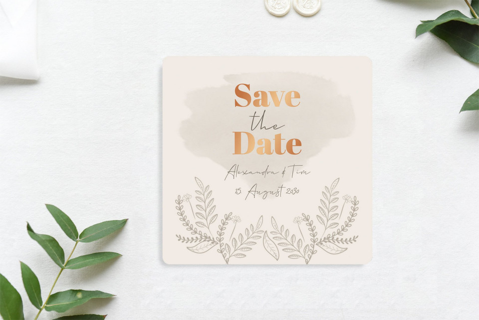 Veredelte florale Boho Save the Date Karte in beige mit Line Art