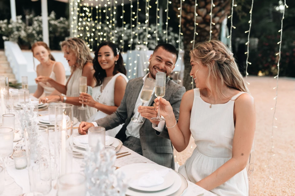 Qui inviter à son mariage ? Entre contraintes et harmonie…