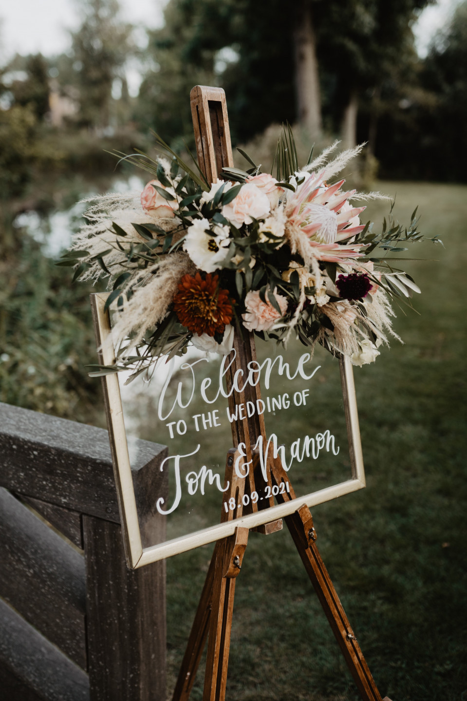 Wedding Florist Cost: What Flowers Really Cost and How to Save