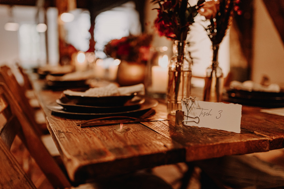 Rustikale Herbstdekoration für die Hochzeit