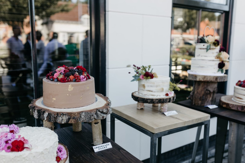 Bruidstaart van Plonie's Patisserie impressie 3