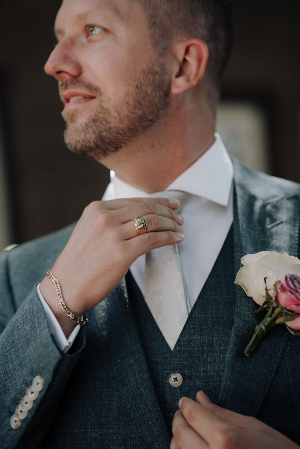 Trouwpak van Ameda Tailoring details