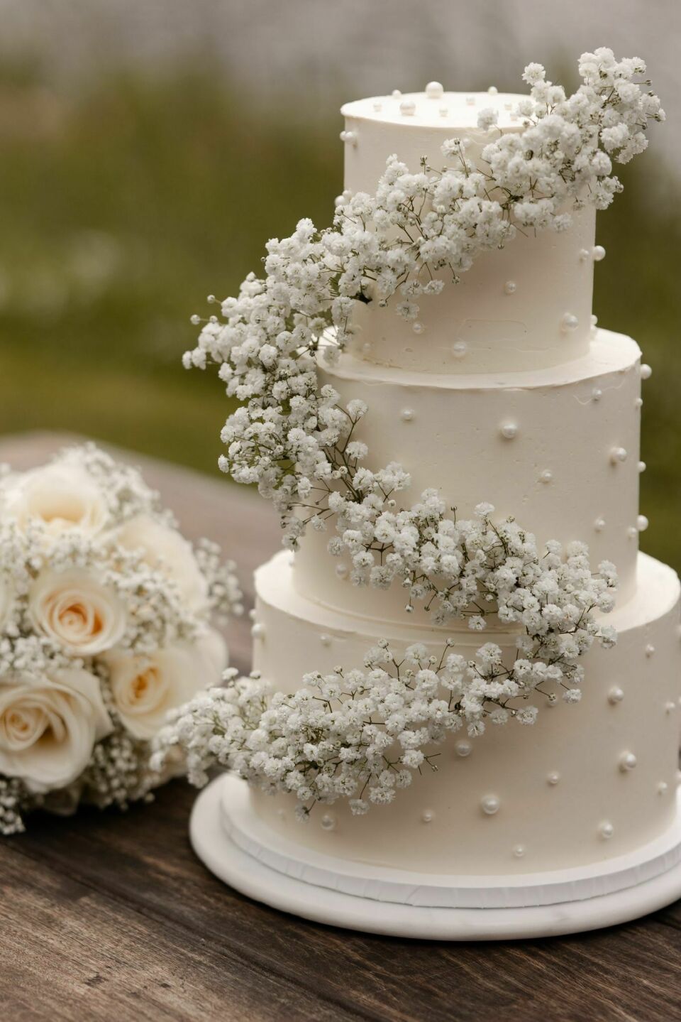 Cakes with Curves