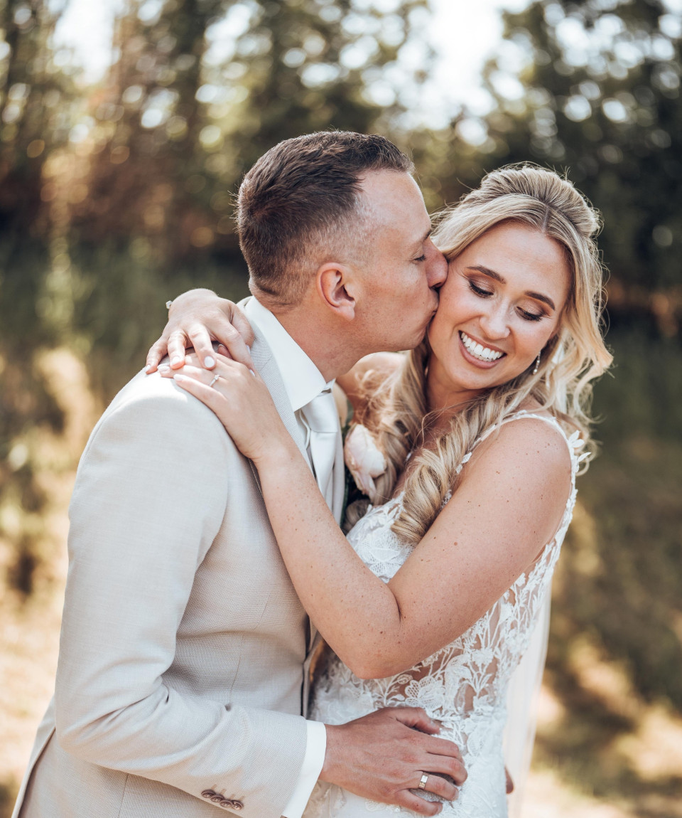 Bruidskapsel door Schoonheids ID Beauty &amp; Bruidsstyling impressie 4