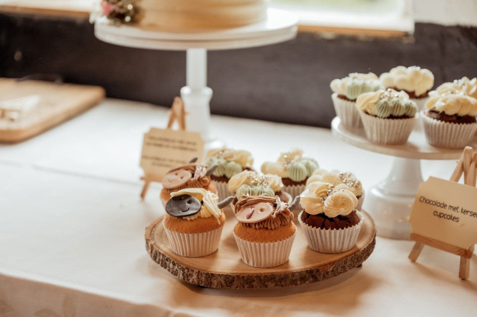 Bruidstaart van Cakes &amp; Sweetsdesigner Anne Pijs impressie 3