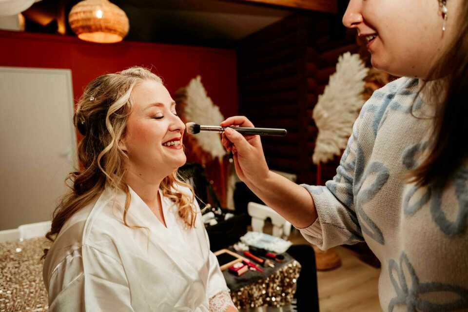 Bruidsmake-up laten doen bij Vivienne Melchers