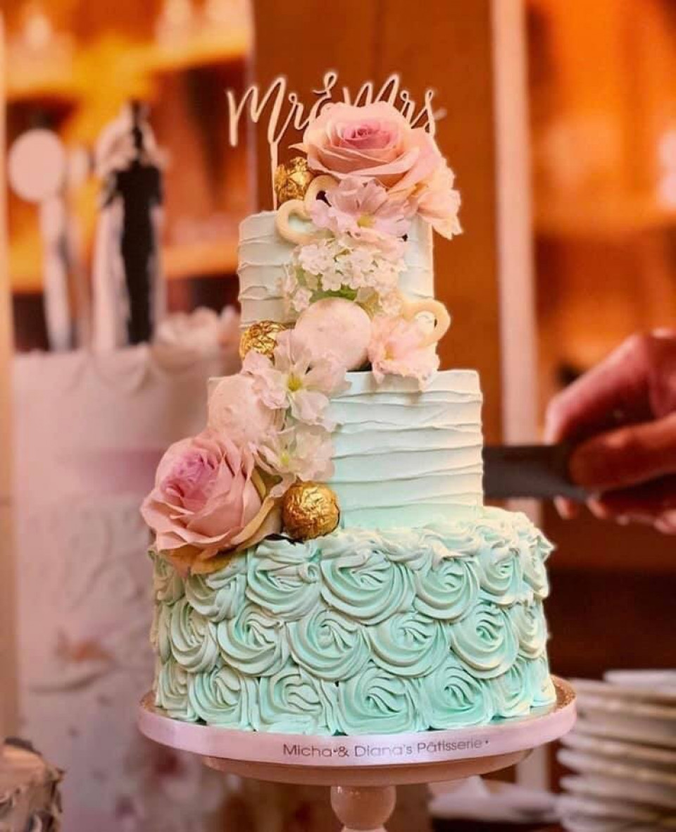 Bruidstaart van Plonie&#039;s Patisserie impressie 2
